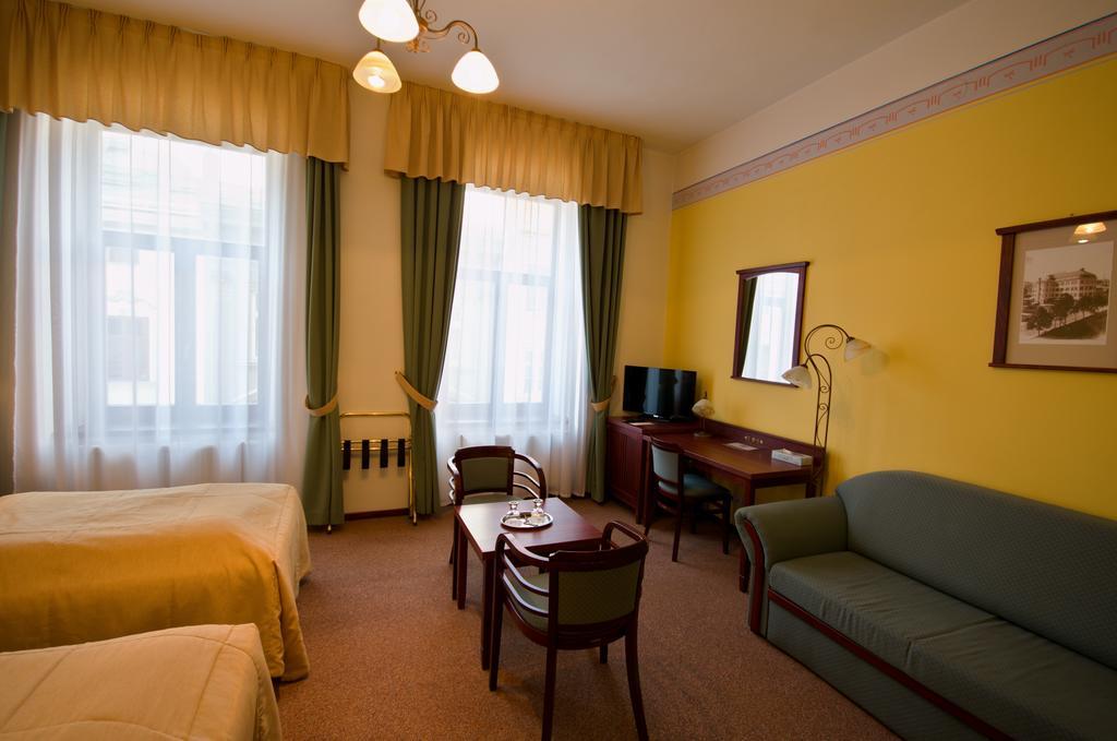 Grandhotel Garni Jihlava Bagian luar foto