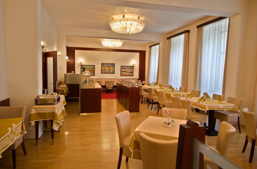 Grandhotel Garni Jihlava Bagian luar foto