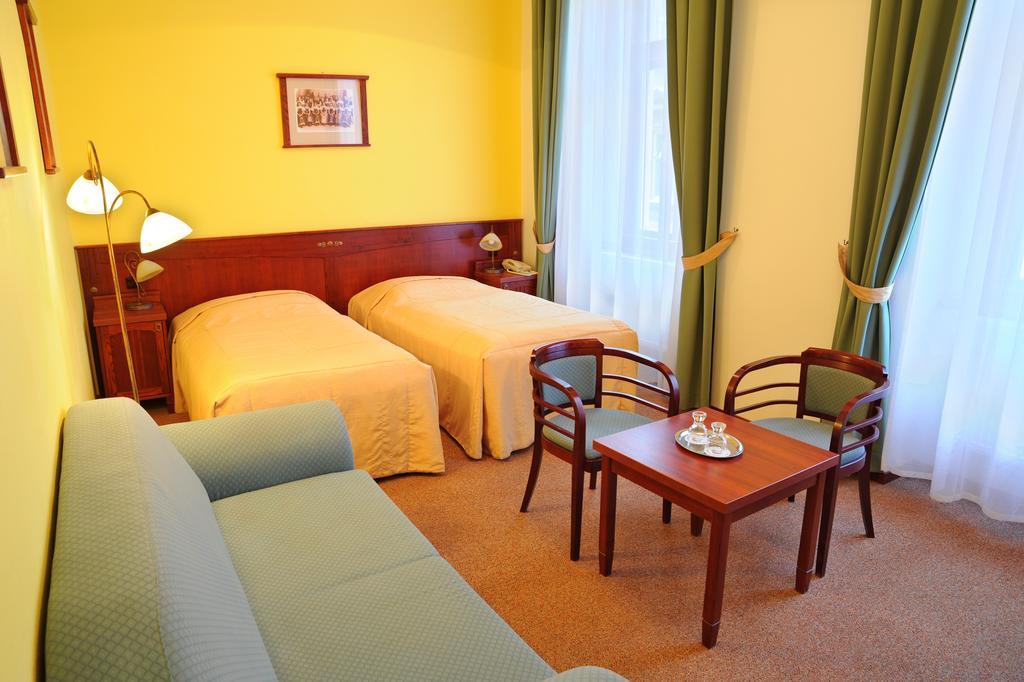 Grandhotel Garni Jihlava Bagian luar foto