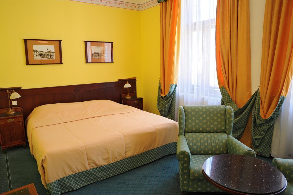Grandhotel Garni Jihlava Bagian luar foto