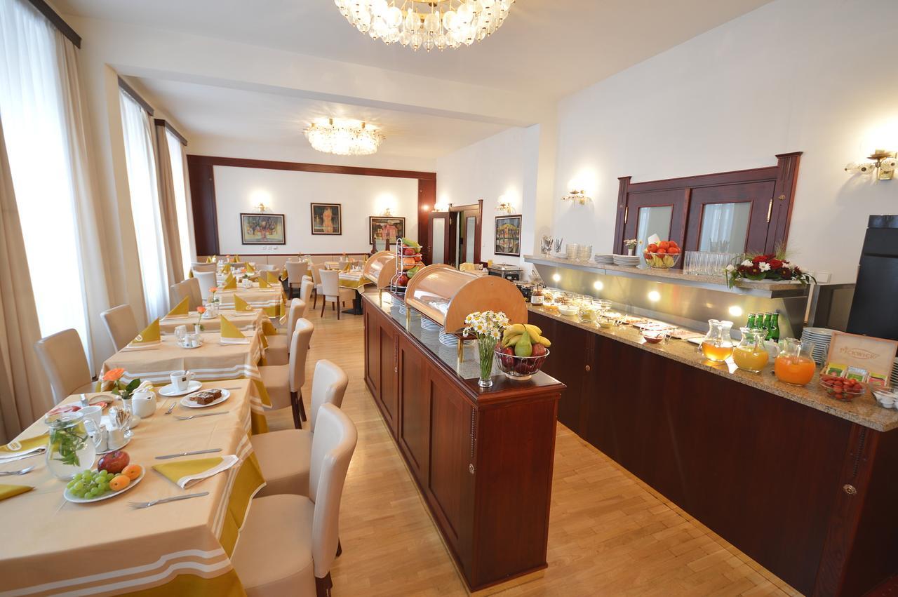 Grandhotel Garni Jihlava Bagian luar foto