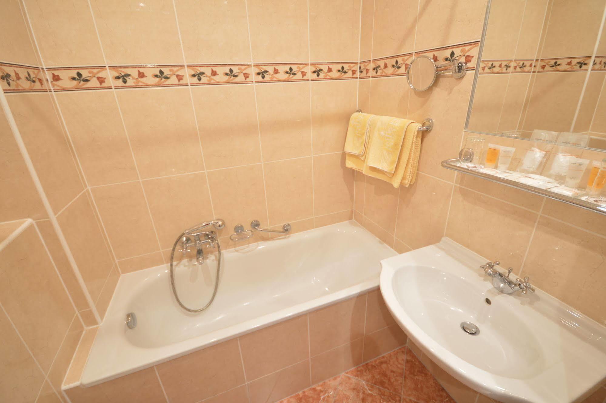 Grandhotel Garni Jihlava Bagian luar foto